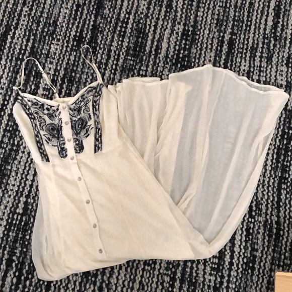 ECOTE WILLOW CREAM MAXI DRESS - SMALL - Picture 2 of 4